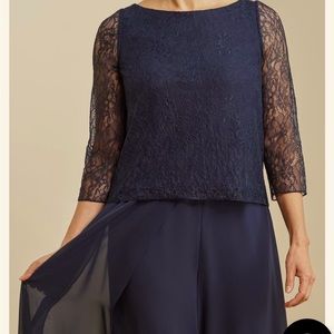 This beautiful jade couture dress is perfect  a stunning gray color